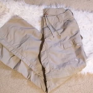 North face Nylon convertible pants to shorts